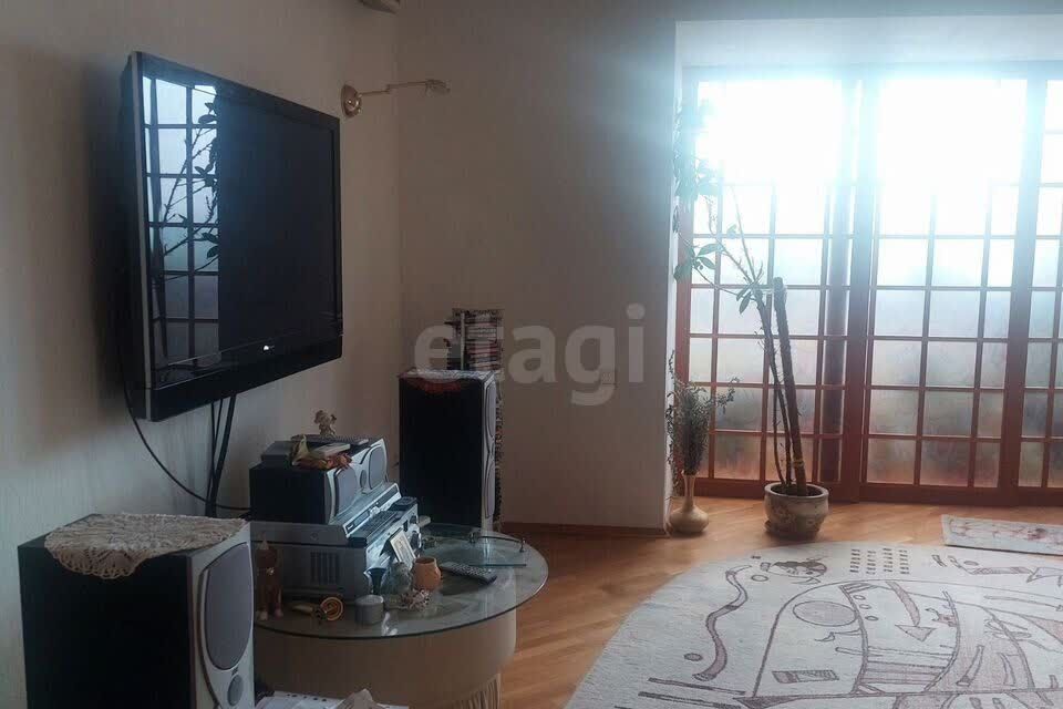 Продаётся 3-комнатная квартира, 123.6 м²