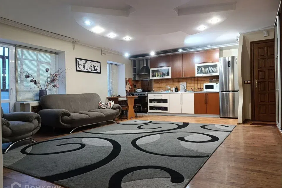 Продаётся 4-комнатная квартира, 109.3 м²
