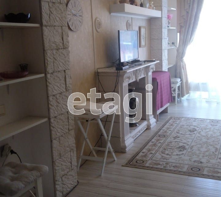Продаётся 1-комнатная квартира, 43.8 м²
