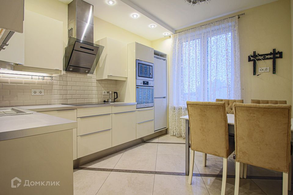 Сдаётся 2-комнатная квартира, 65 м²
