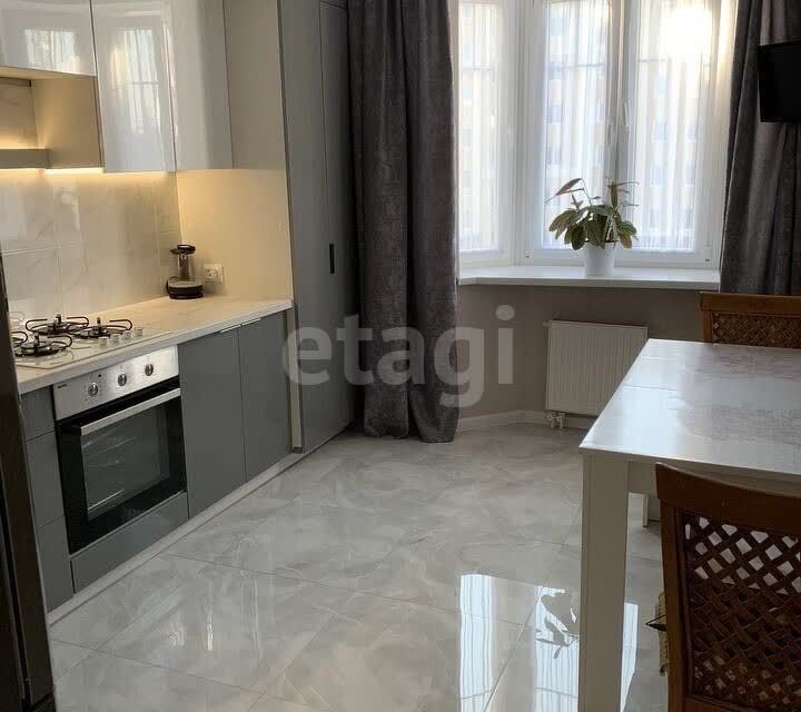 Продаётся 2-комнатная квартира, 60.5 м²