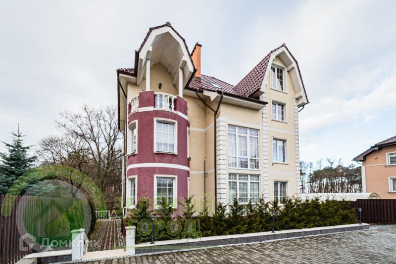 Продаётся 3-комнатная квартира, 130 м²