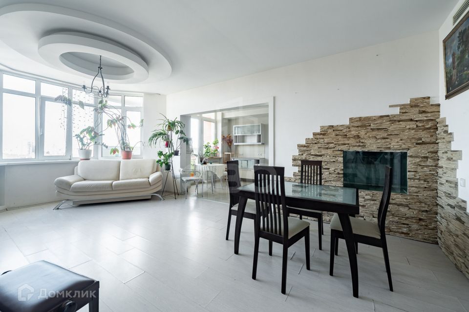 Продаётся 3-комнатная квартира, 98.7 м²