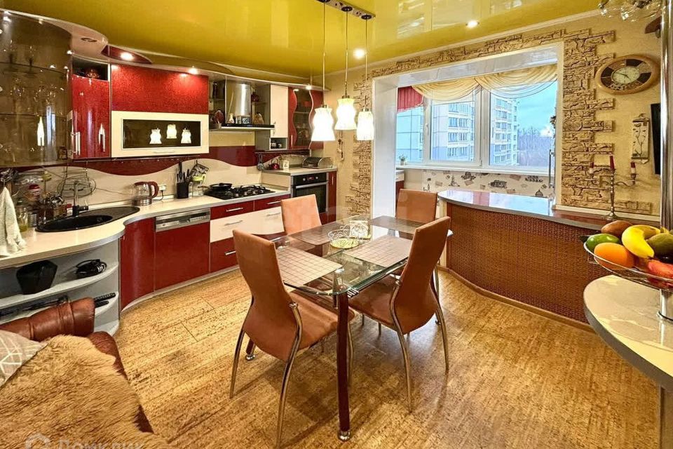 Продаётся 2-комнатная квартира, 60.4 м²