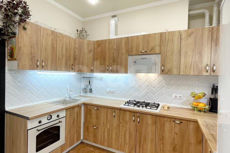 Продаётся 1-комнатная квартира, 57.4 м²
