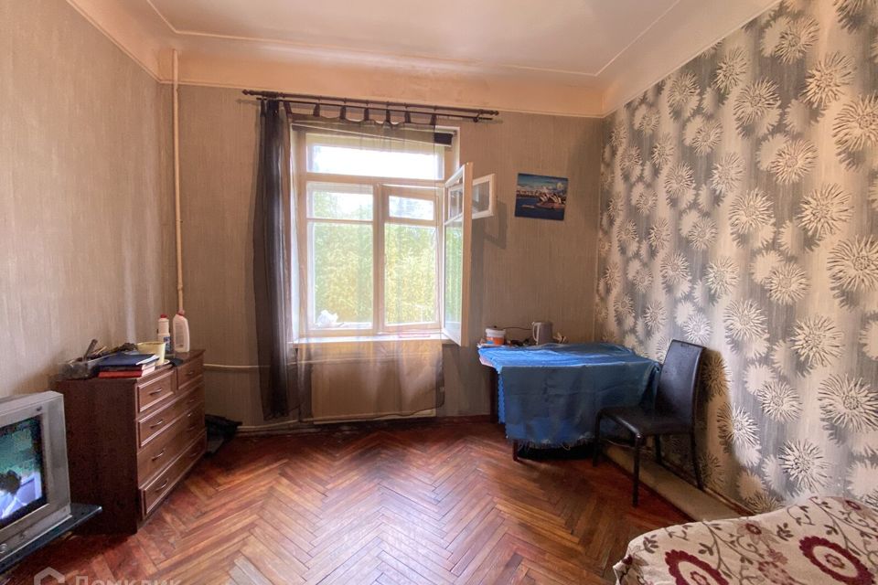 Продаётся комната в 3-комн. квартире, 15.4 м²