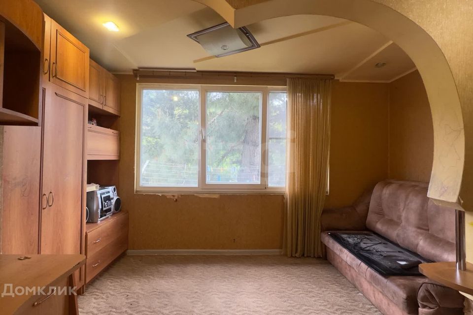 Продаётся 3-комнатная квартира, 41.4 м²