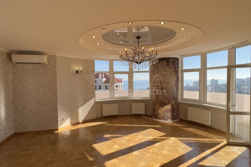 Продаётся 3-комнатная квартира, 170 м²