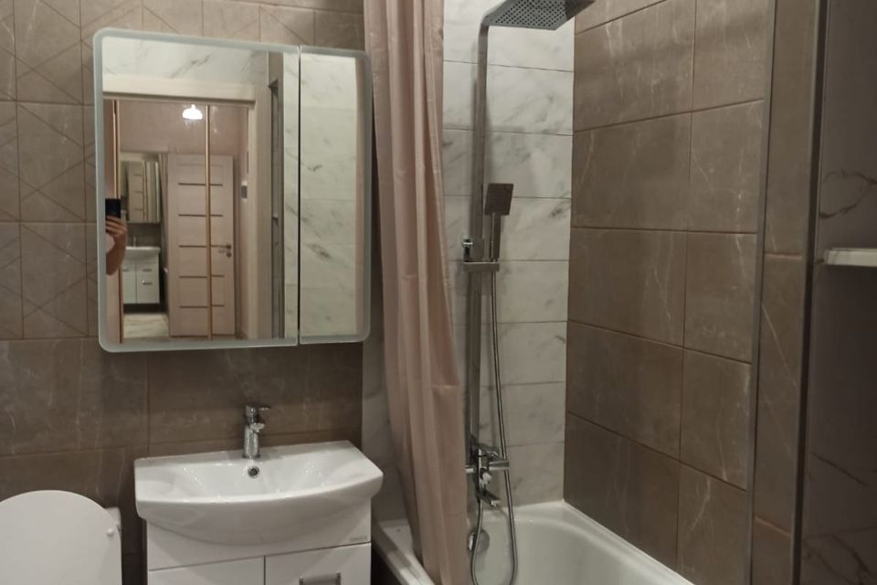 Сдаётся 1-комнатная квартира, 42 м²