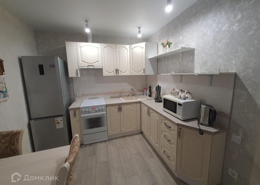 Сдаётся 1-комнатная квартира, 42 м²