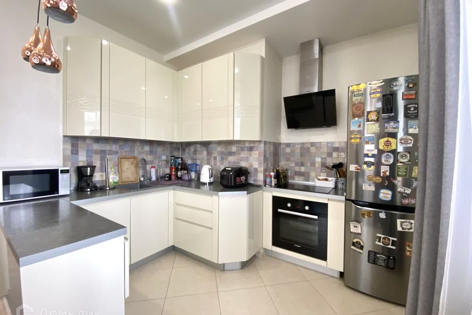 Продаётся 1-комнатная квартира, 54.6 м²