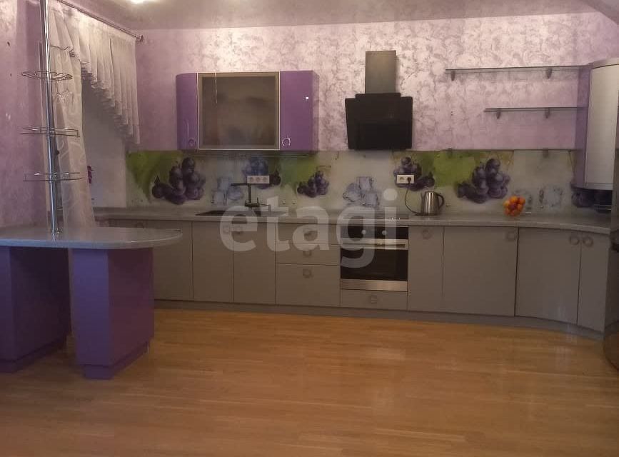 Продаётся 1-комнатная квартира, 75 м²