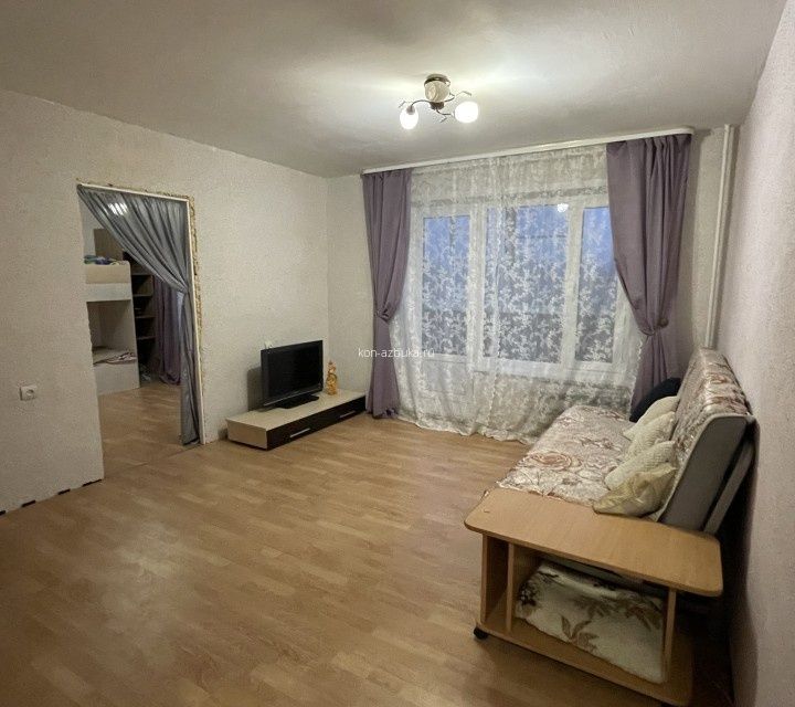 Продаётся 3-комнатная квартира, 50.6 м²
