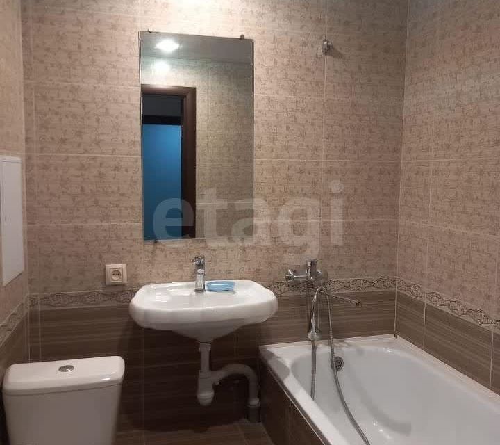 Сдаётся 1-комнатная квартира, 38 м²