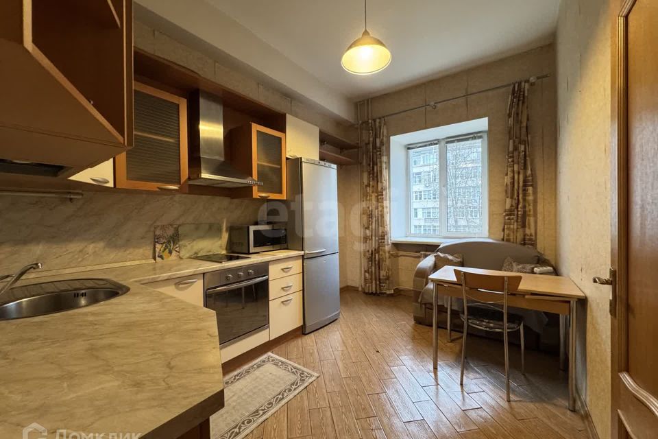 Продаётся 1-комнатная квартира, 43 м²