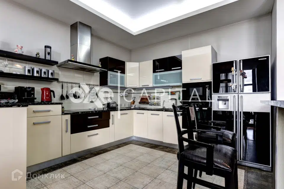 Продаётся 5-комнатная квартира, 212 м²