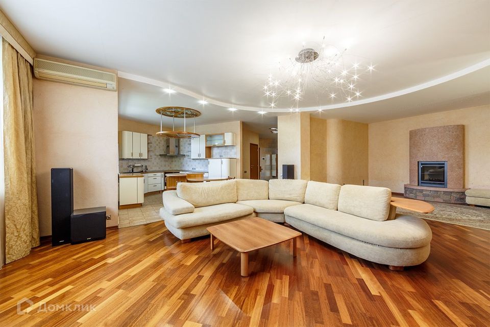 Продаётся 3-комнатная квартира, 170 м²