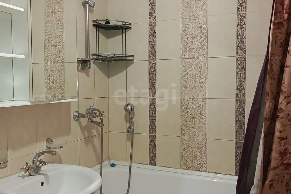 Продаётся 1-комнатная квартира, 42.1 м²