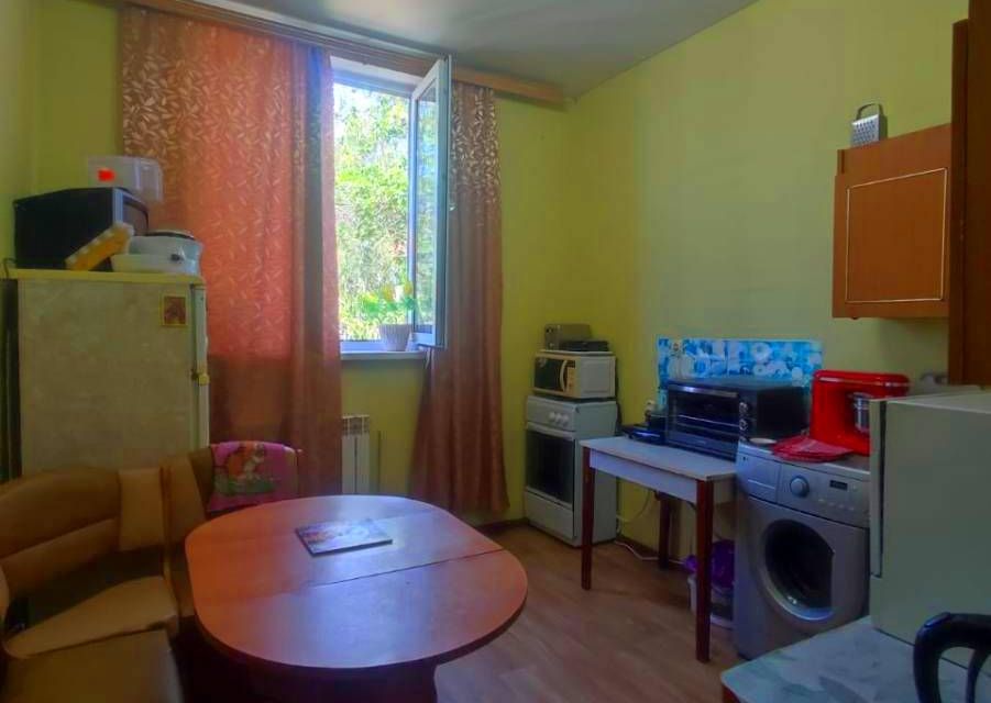 Продаётся 1-комнатная квартира, 37.3 м²