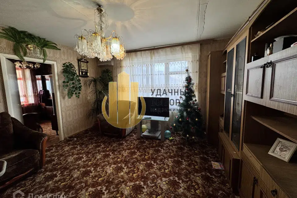 Продаётся 4-комнатная квартира, 66.4 м²