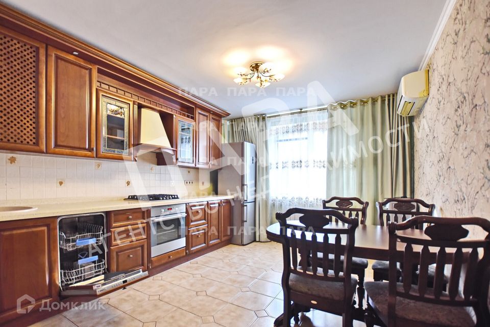 Сдаётся 2-комнатная квартира, 85 м²