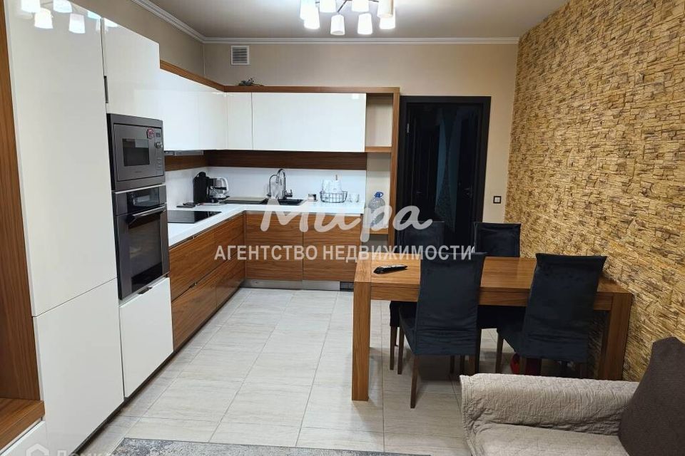 Сдаётся 2-комнатная квартира, 92.3 м²