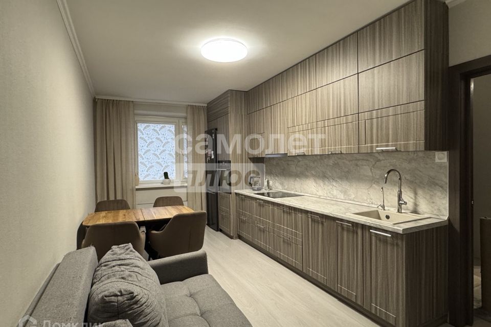 Продаётся 1-комнатная квартира, 54.5 м²