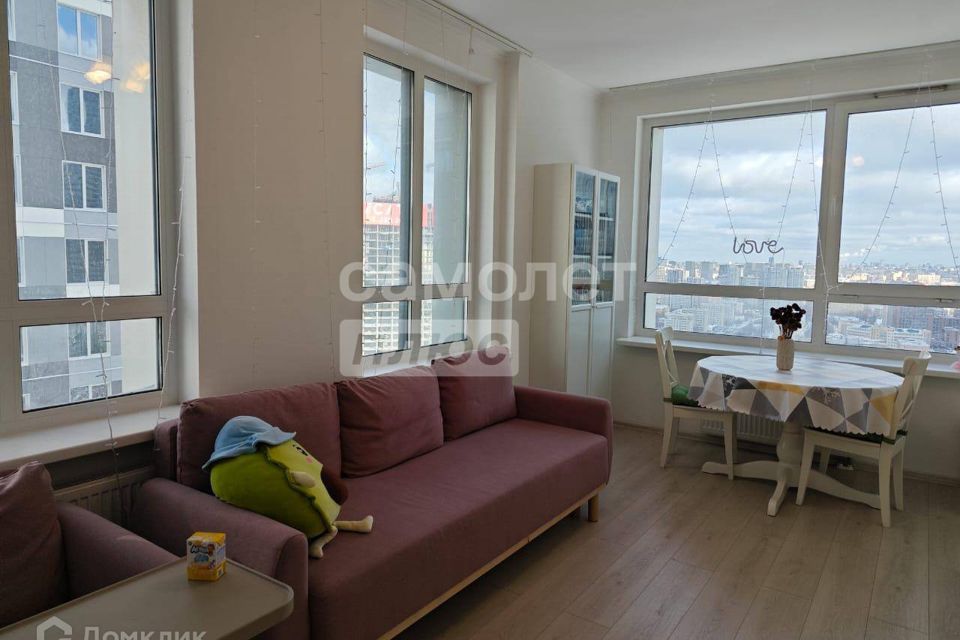Продаётся 3-комнатная квартира, 77.3 м²