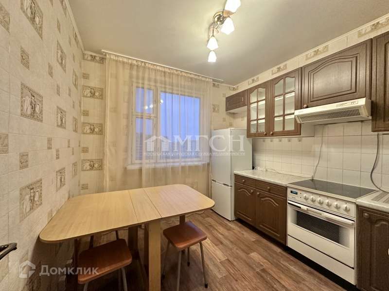 Сдаётся 2-комнатная квартира, 56 м²