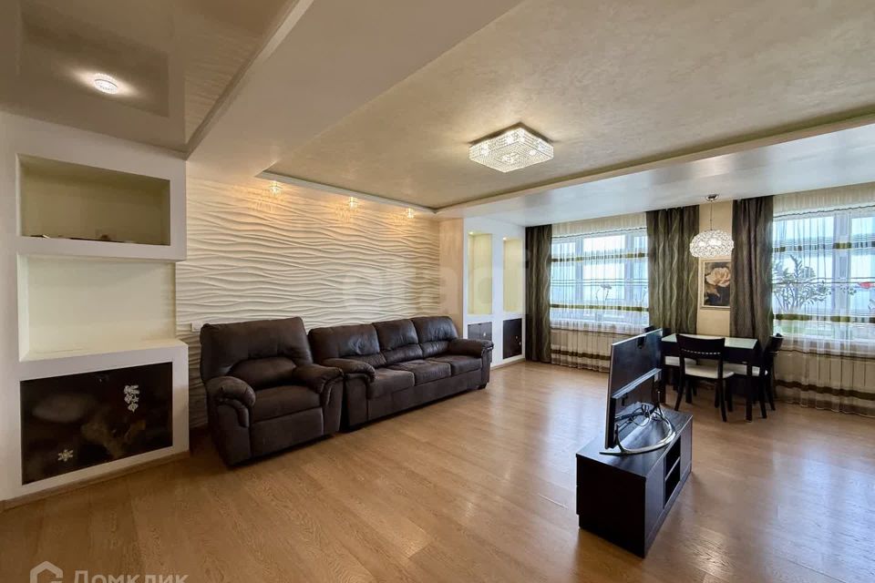 Продаётся 2-комнатная квартира, 92.3 м²