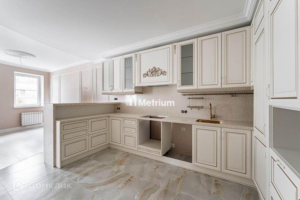 Продаётся 3-комнатная квартира, 160.5 м²