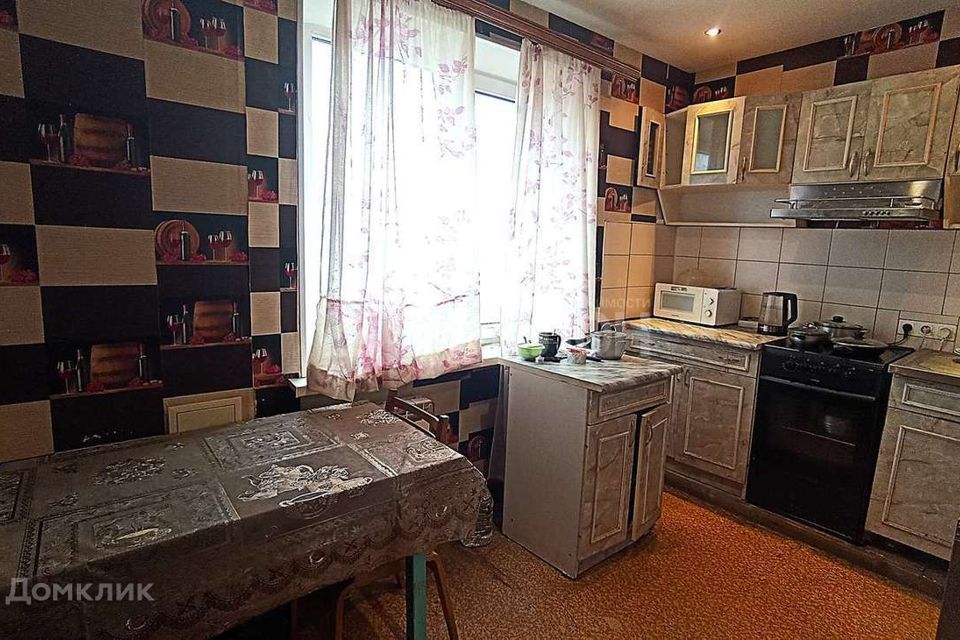 Продаётся 3-комнатная квартира, 62.8 м²