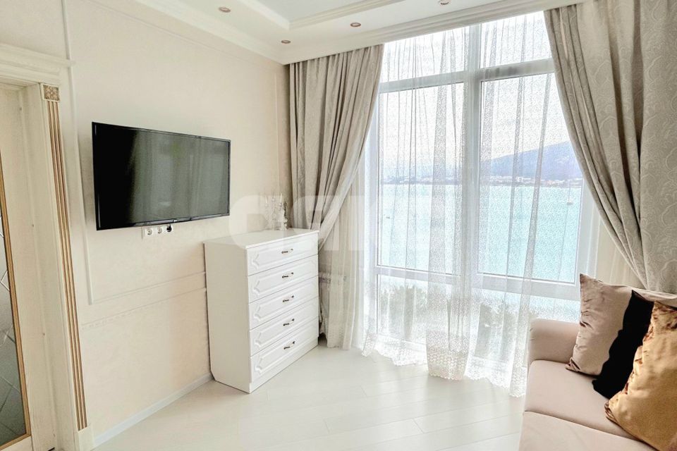 Сдаётся 2-комнатная квартира, 83 м²