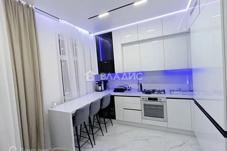 Продаётся 4-комнатная квартира, 112.2 м²