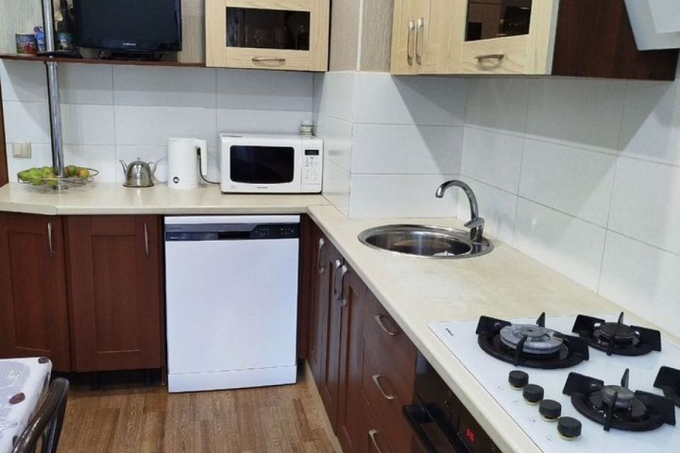 Продаётся 3-комнатная квартира, 64 м²
