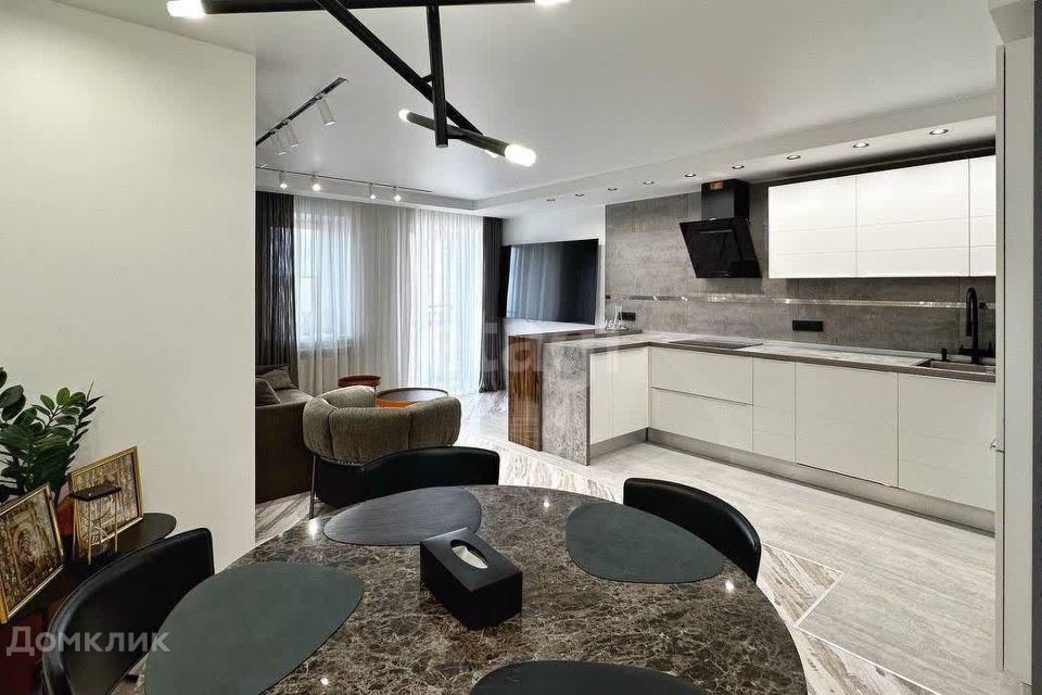 Продаётся 3-комнатная квартира, 113.7 м²