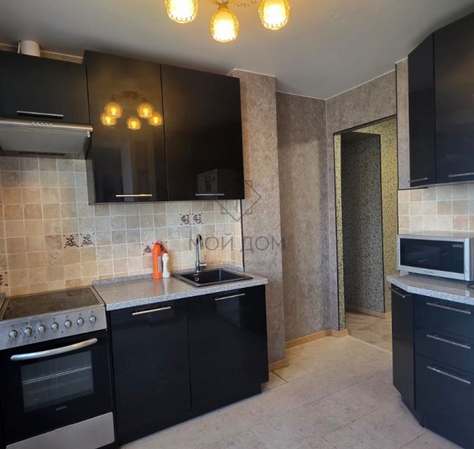 Сдаётся 2-комнатная квартира, 65 м²