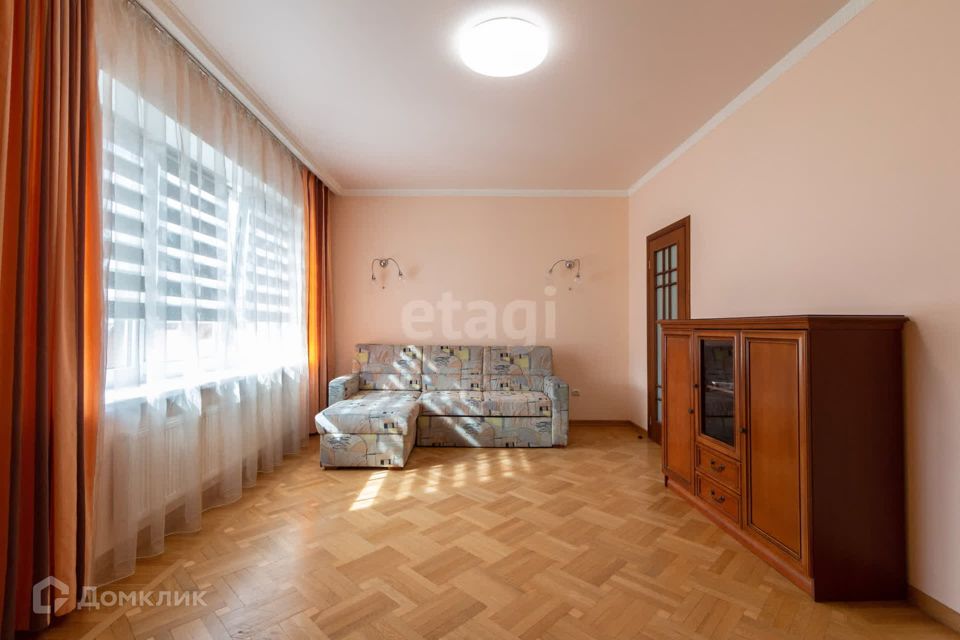 Продаётся 3-комнатная квартира, 103 м²