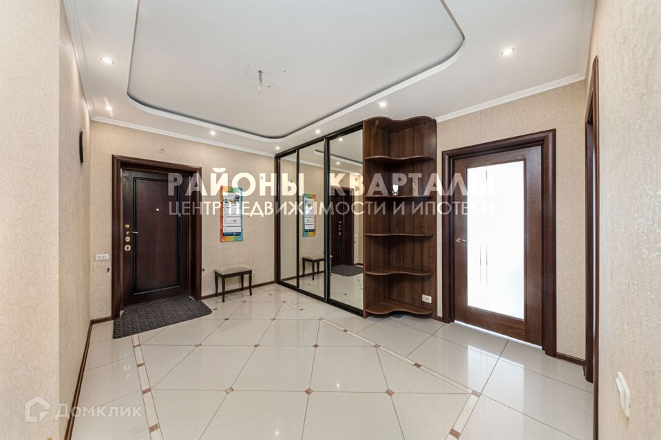 Продаётся 3-комнатная квартира, 104.8 м²