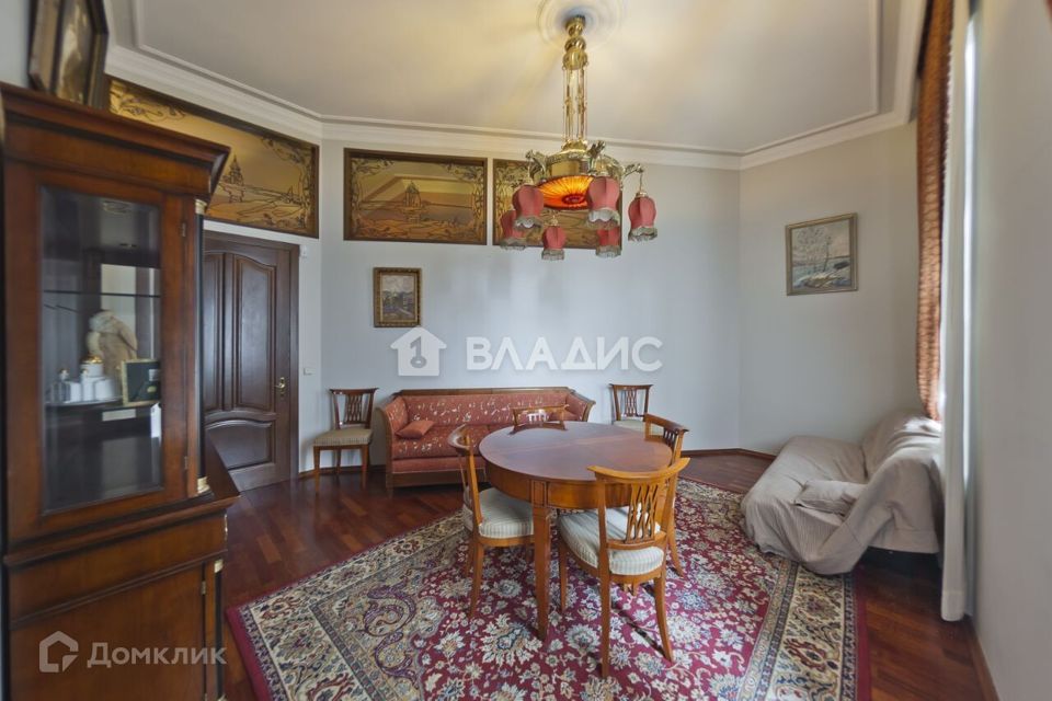 Продаётся 3-комнатная квартира, 110 м²
