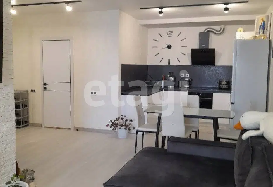 Продаётся 2-комнатная квартира, 49.7 м²