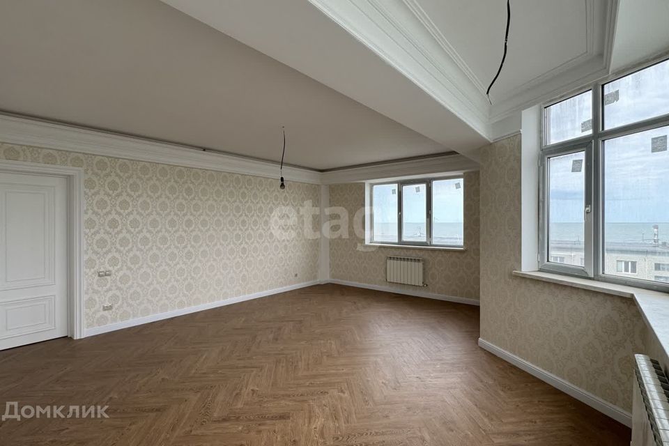 Продаётся 3-комнатная квартира, 136 м²