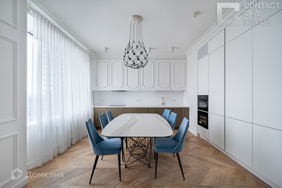 Продаётся 4-комнатная квартира, 117 м²