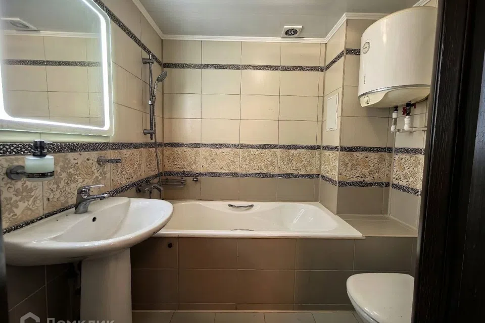 Продаётся 3-комнатная квартира, 69.5 м²