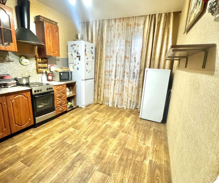 Продаётся 2-комнатная квартира, 77.6 м²