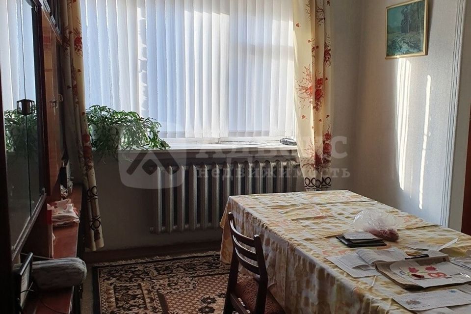 Продаётся 4-комнатная квартира, 61.6 м²