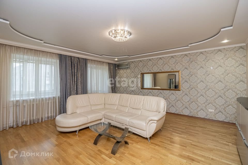 Продаётся 4-комнатная квартира, 149.5 м²