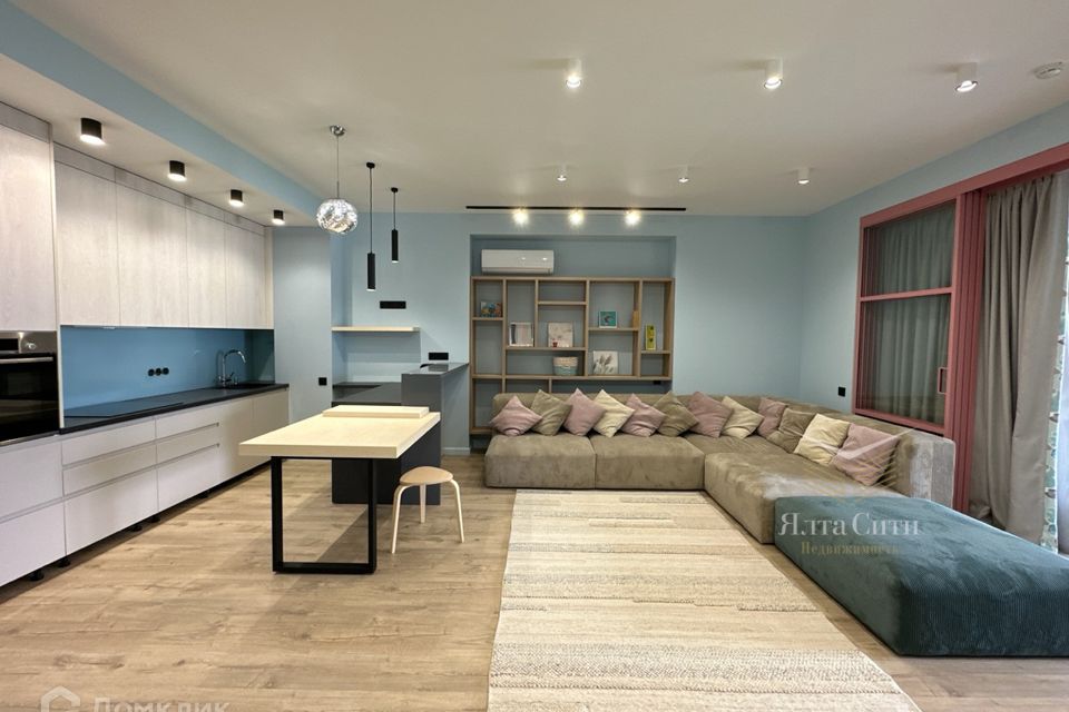 Продаётся 3-комнатная квартира, 101 м²
