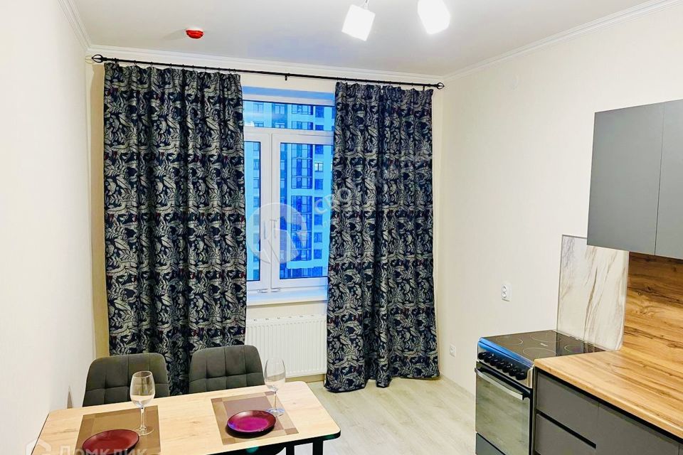 Продаётся 1-комнатная квартира, 42.2 м²
