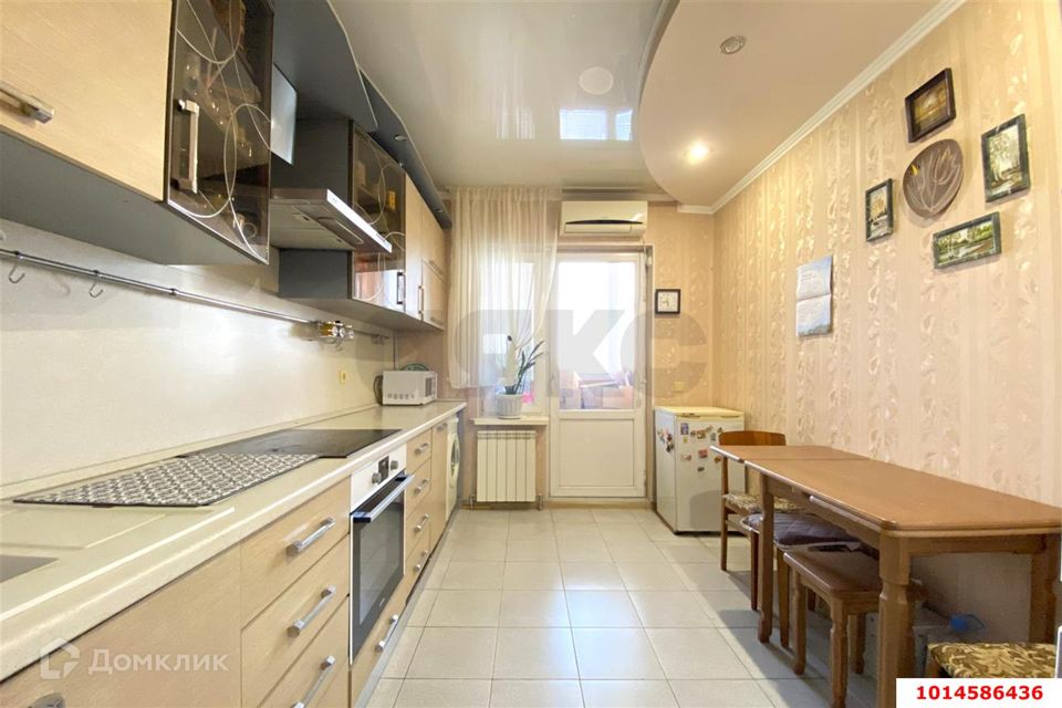 Продаётся 2-комнатная квартира, 65 м²